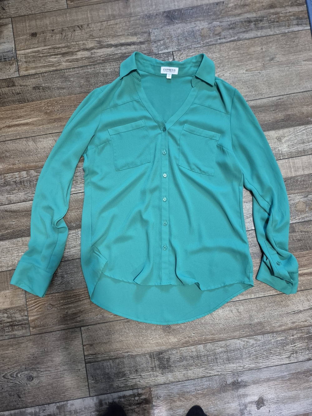 Express Women's Green Portofino Button-Down Blouse